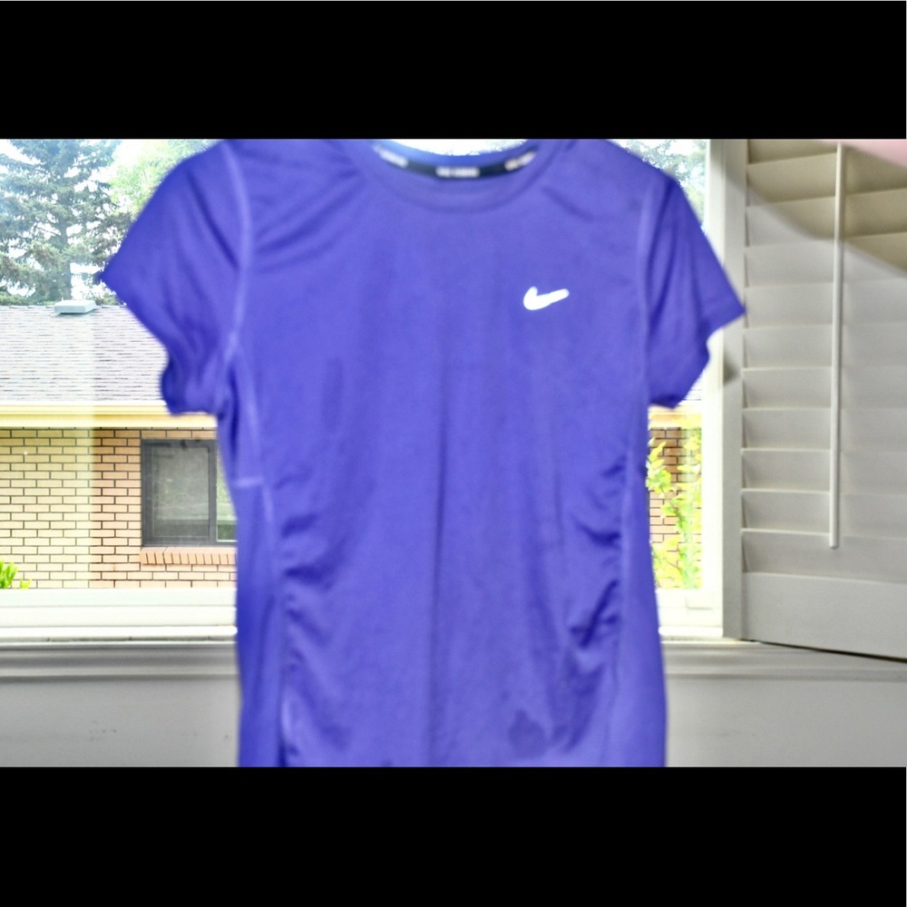 nike running quick dry shirt